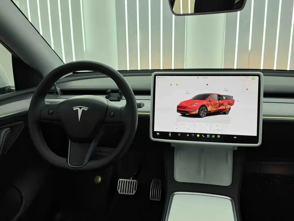 Tesla Model Y — миниатюра 13