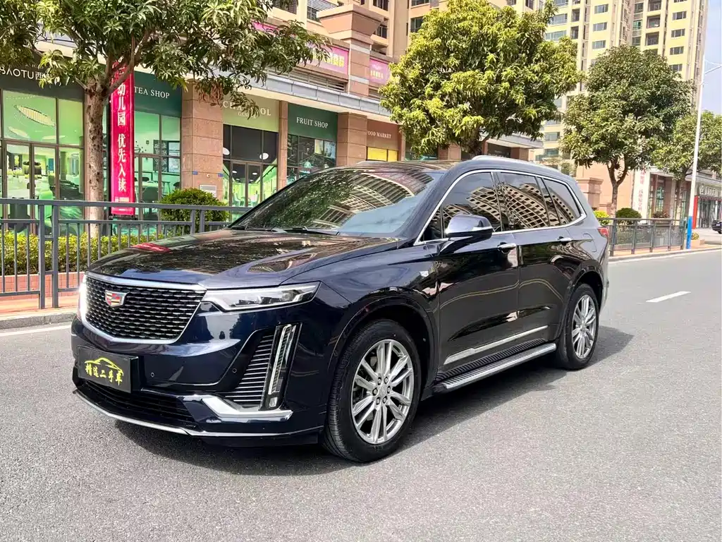 CADILLAC XT6