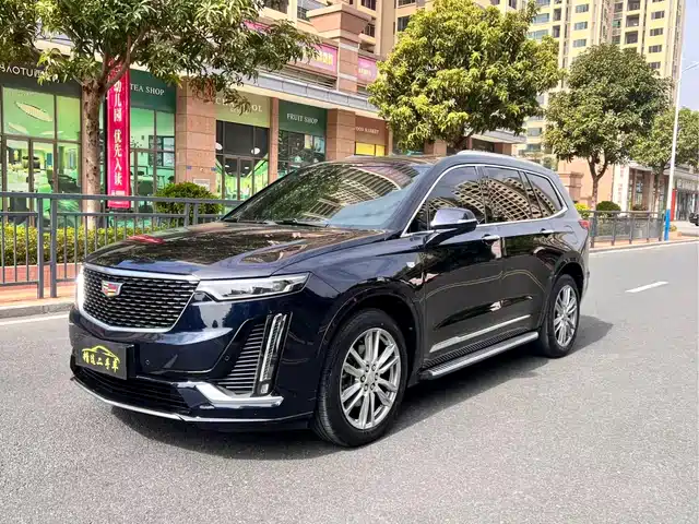 CADILLAC XT6