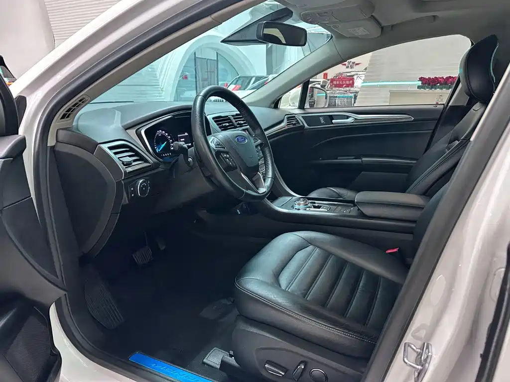 Ford Mondeo — миниатюра 6