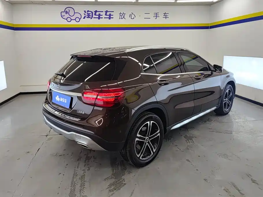 Mercedes-Benz GLA 2018 GLA 200 Fashion