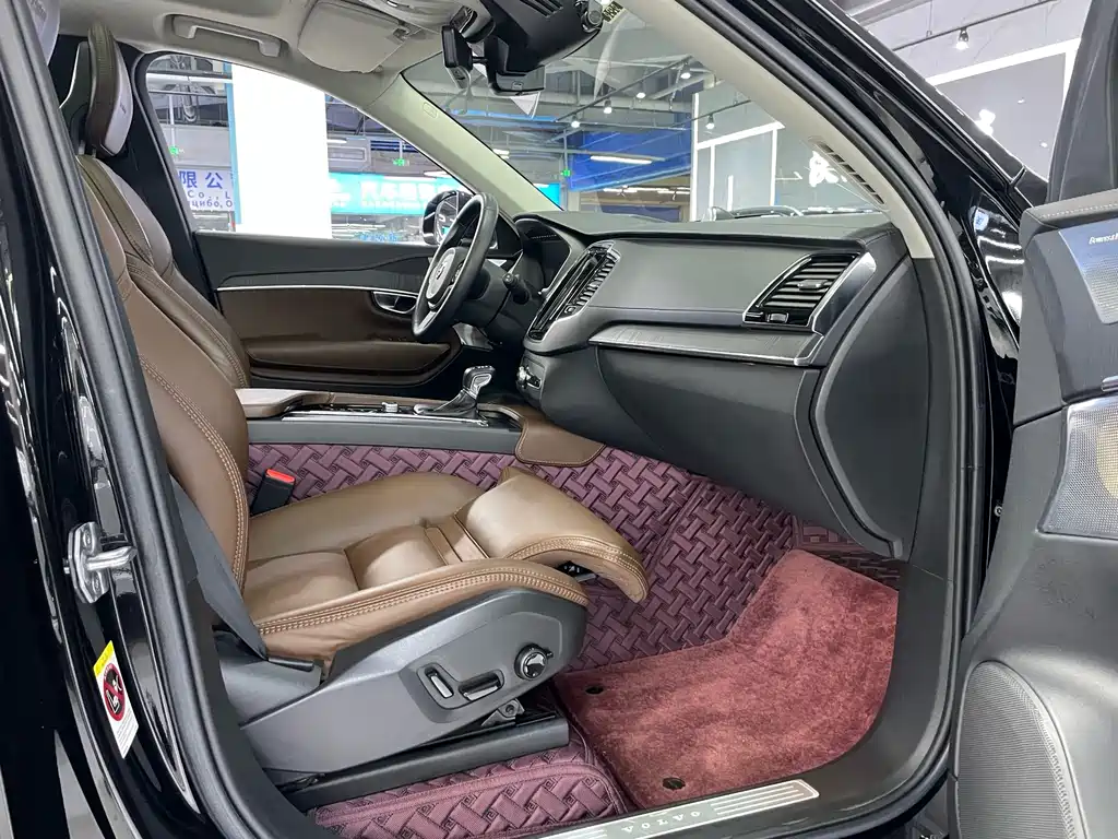Volvo XC90 — миниатюра 11