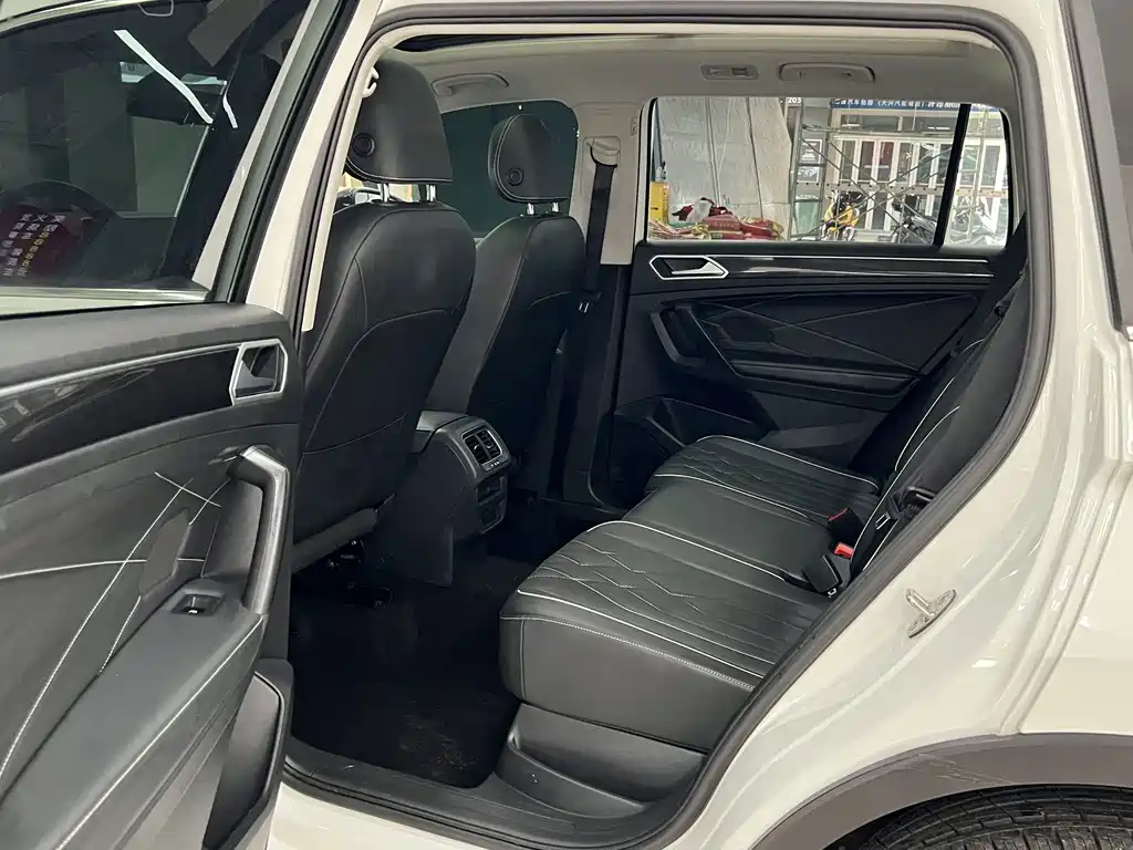 Volkswagen Tiguan L — миниатюра 9
