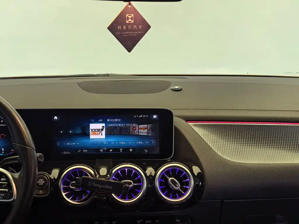 Mercedes-Benz GLA — миниатюра 11