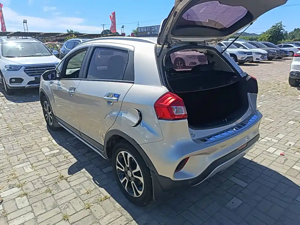 Geely Vision X3 — миниатюра 5