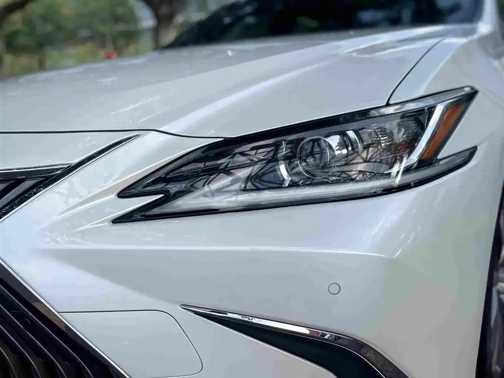 Lexus ES — миниатюра 24