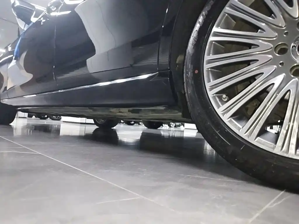 Mercedes-Benz E-Class — миниатюра 22