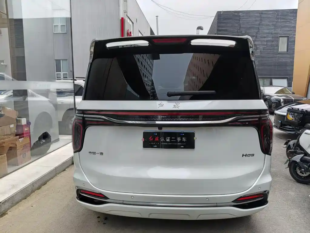 Hongqi HQ9 2023 2.0T
