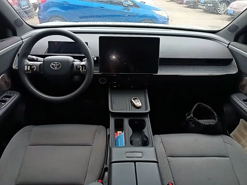 Toyota bZ3X — миниатюра 10