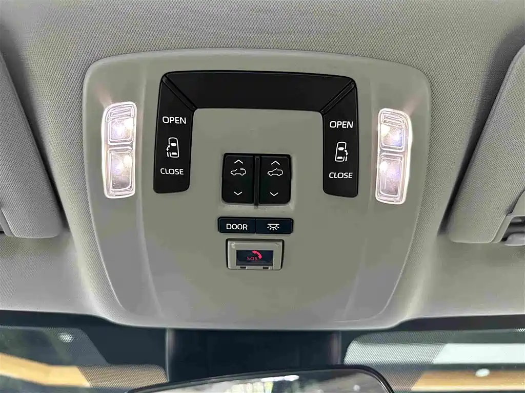 Toyota Sienna — миниатюра 18