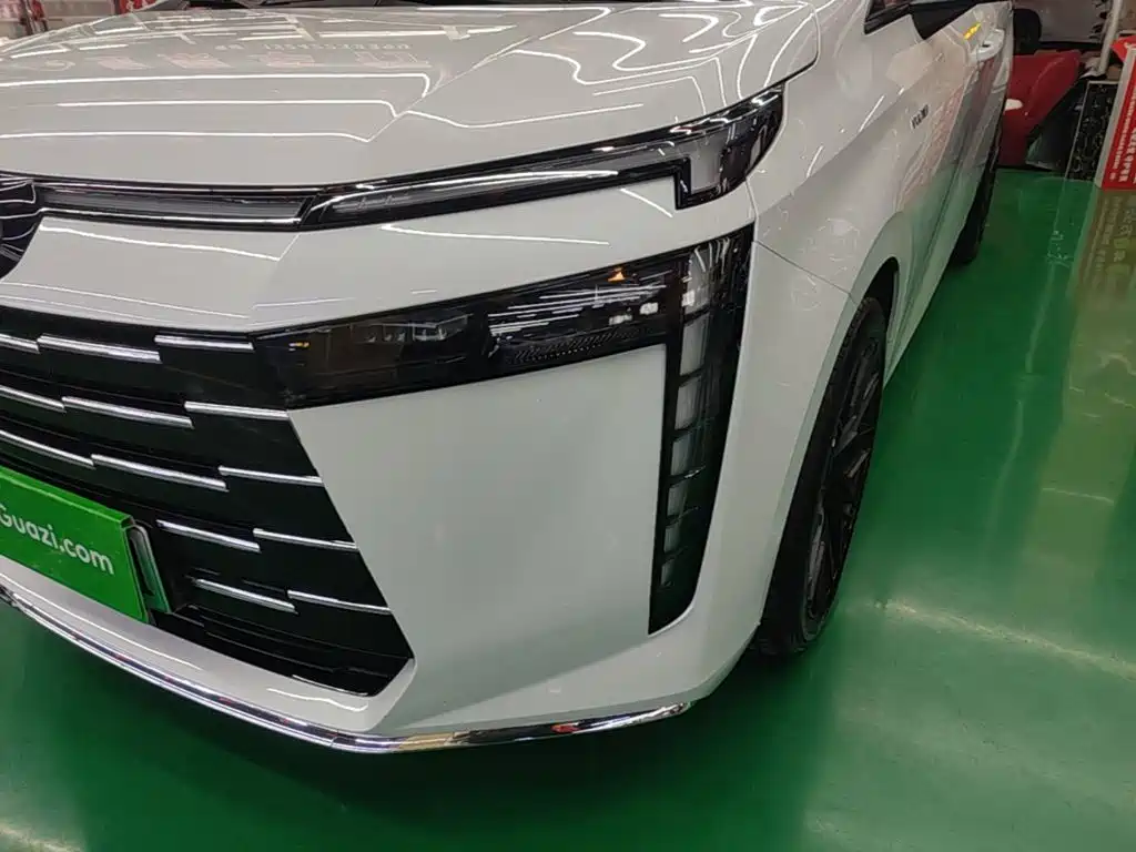 GAC Motor Trumpchi E8 PHEV — миниатюра 24