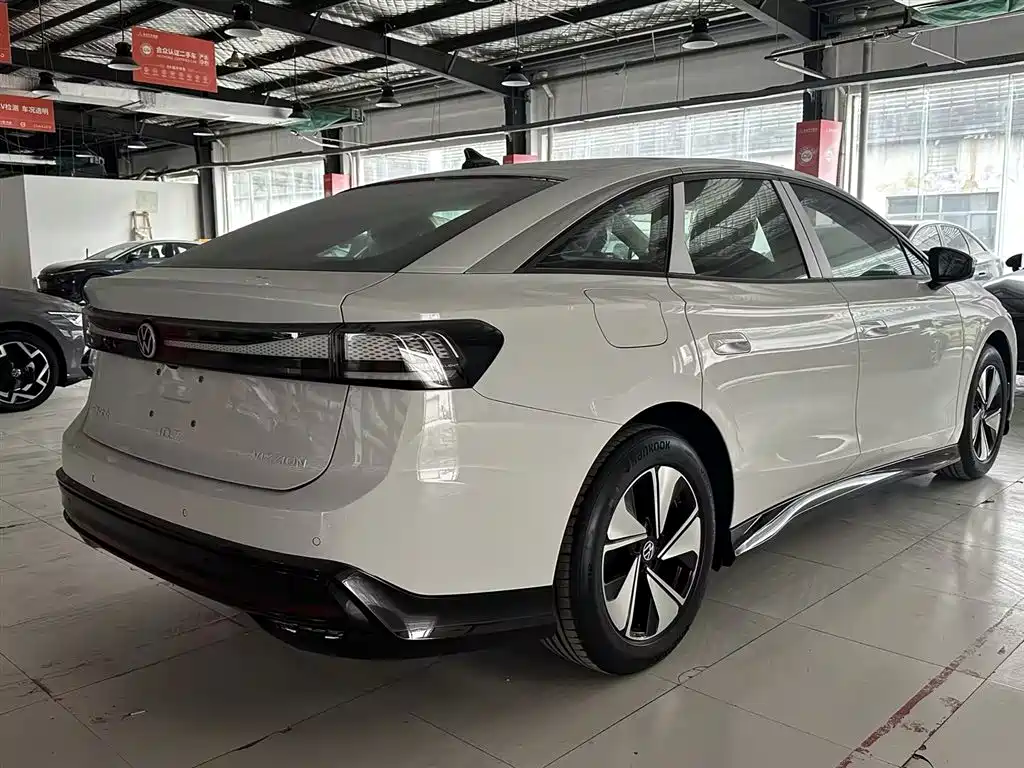 VOLKSWAGEN ID.7 VIZZION