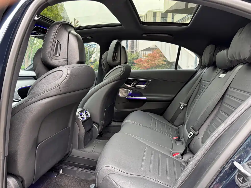 Mercedes-Benz C-Class — миниатюра 5