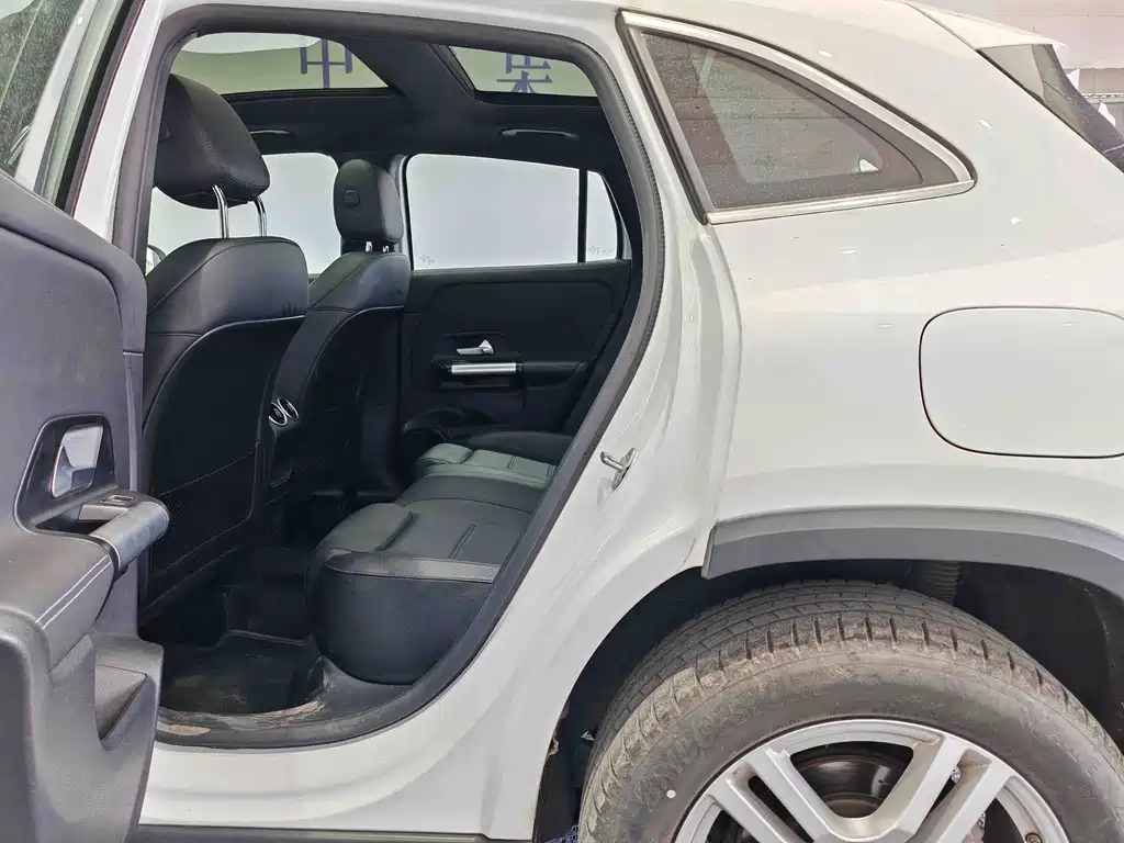 Mercedes-Benz GLA — миниатюра 12