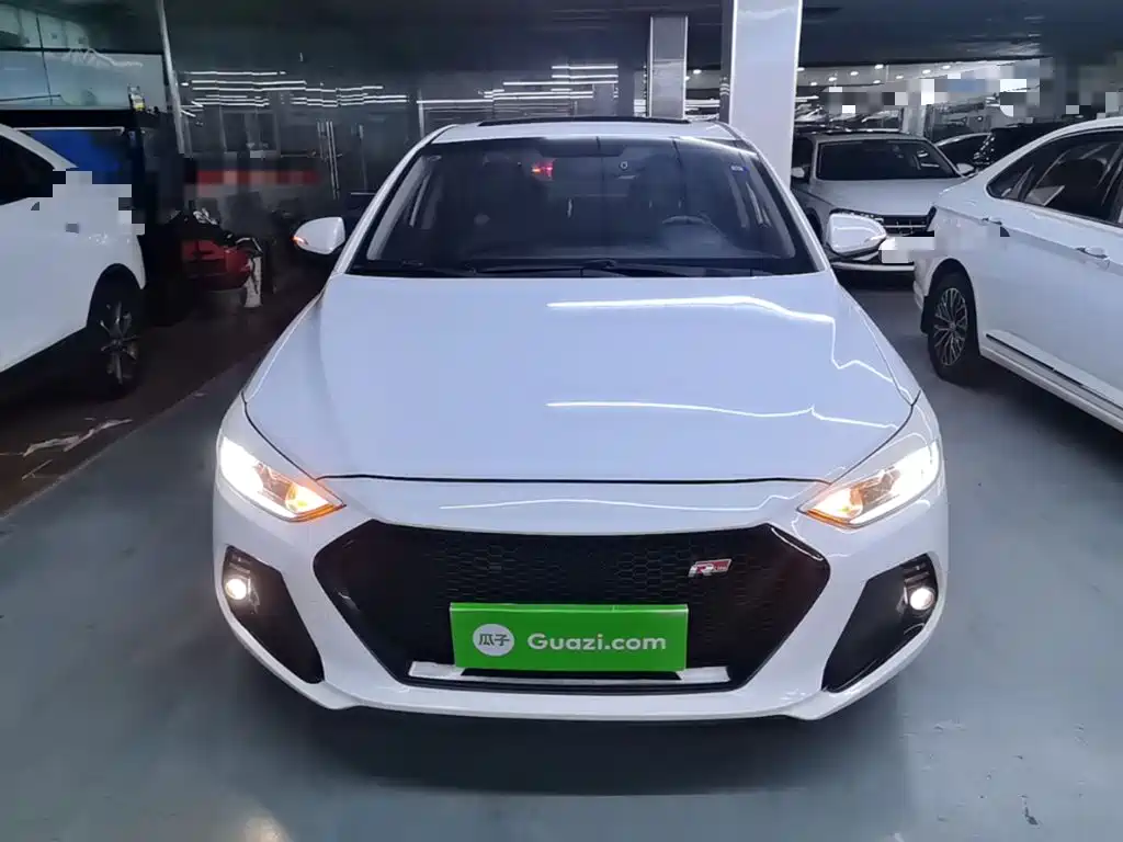 Hyundai Elantra — миниатюра 3