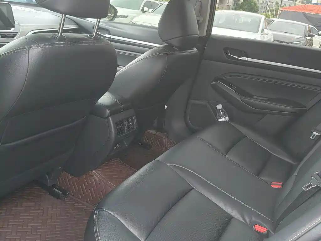 Nissan Teana — миниатюра 10