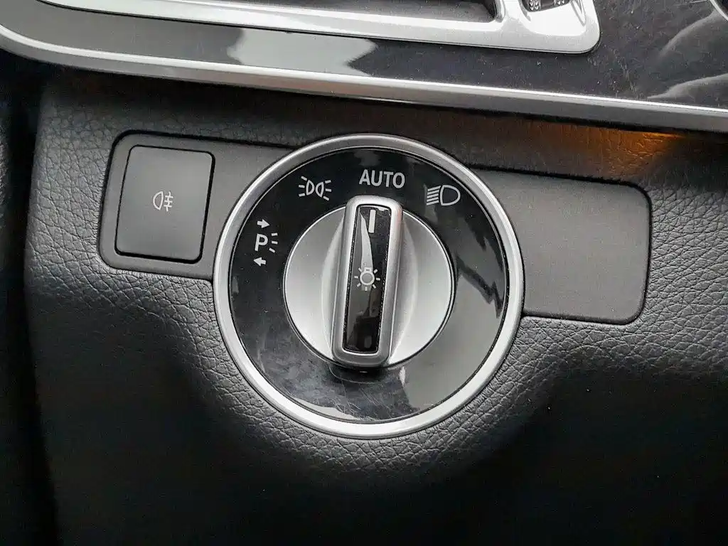 Mercedes-Benz E-Class — миниатюра 21