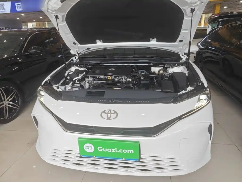 Toyota Camry — миниатюра 20
