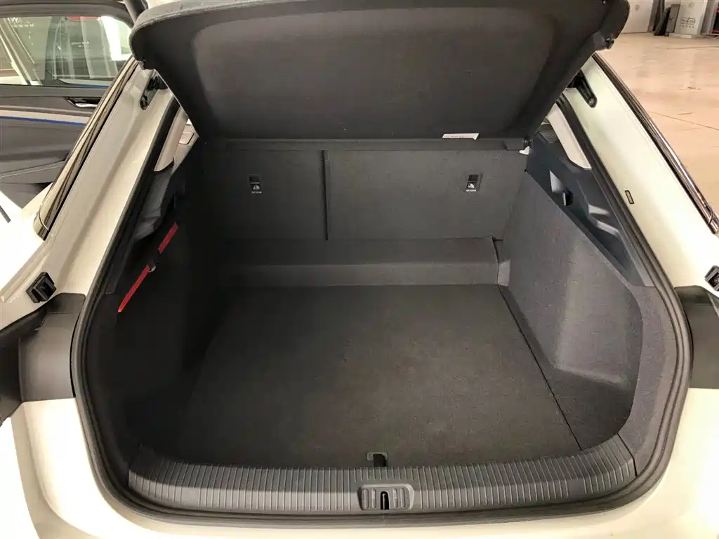 VOLKSWAGEN ID.7 VIZZION