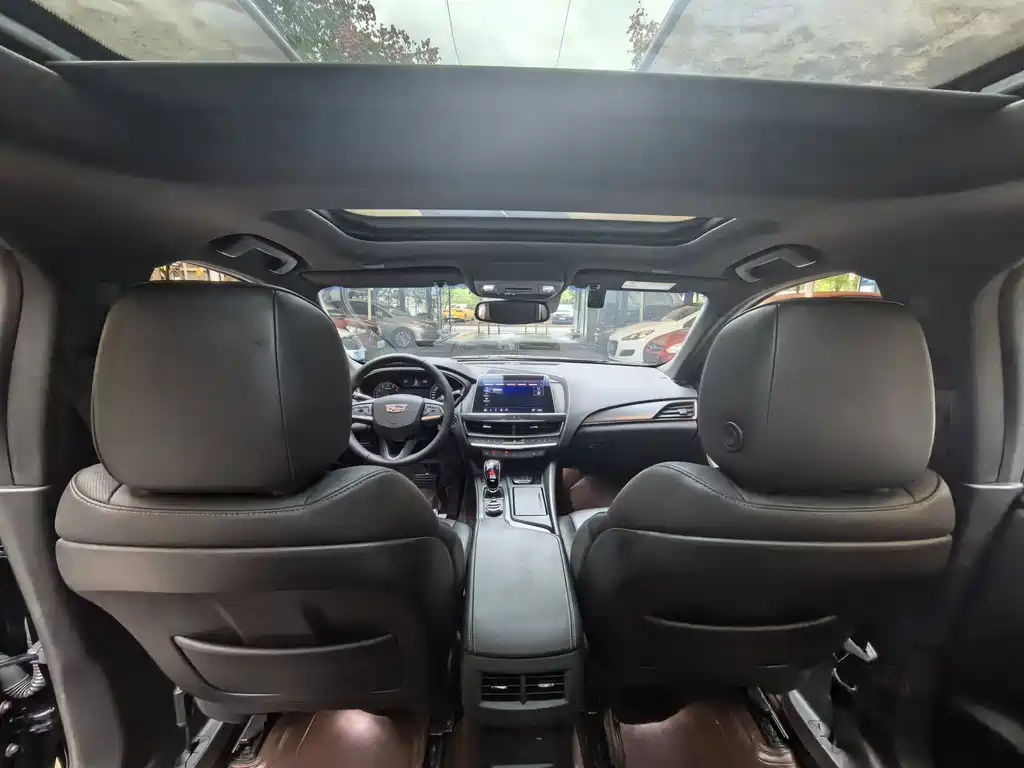 Cadillac CT5 — миниатюра 8