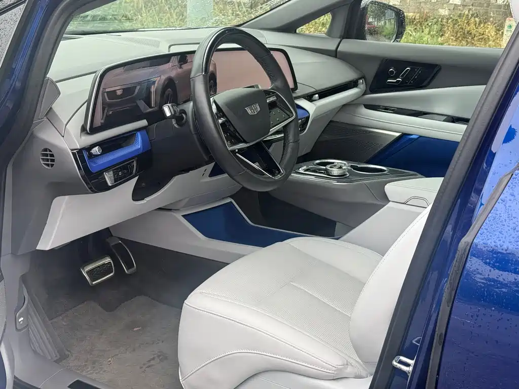 Cadillac IQ — миниатюра 7