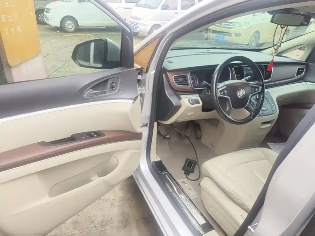 Buick GL8 — миниатюра 16