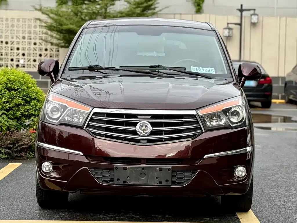 SsangYong Rodius — миниатюра 2