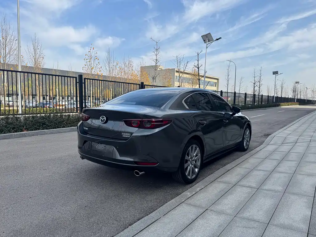 MAZDA 3 ANGKESAILA