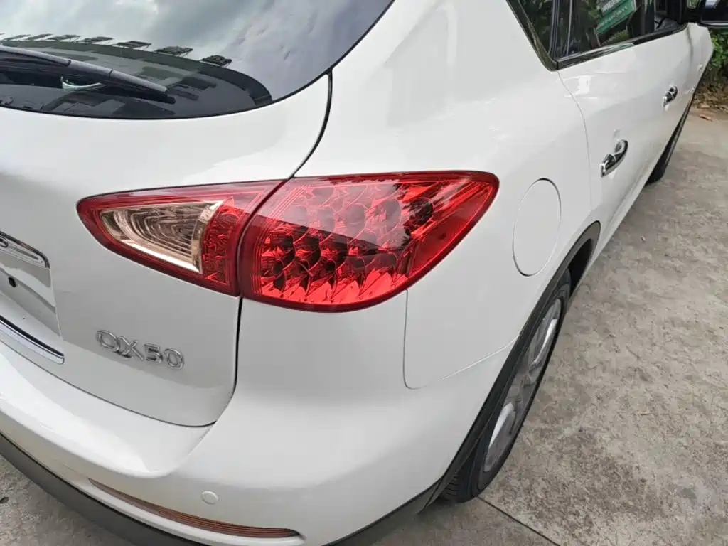 Infiniti QX50 (Import) — миниатюра 8