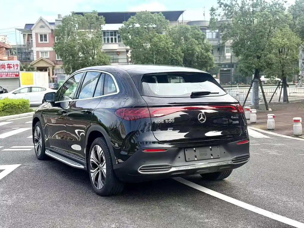 Mercedes-Benz EQE SUV — миниатюра 4