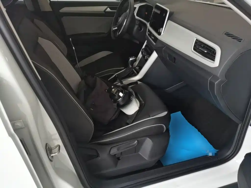 Volkswagen T-Roc — миниатюра 25
