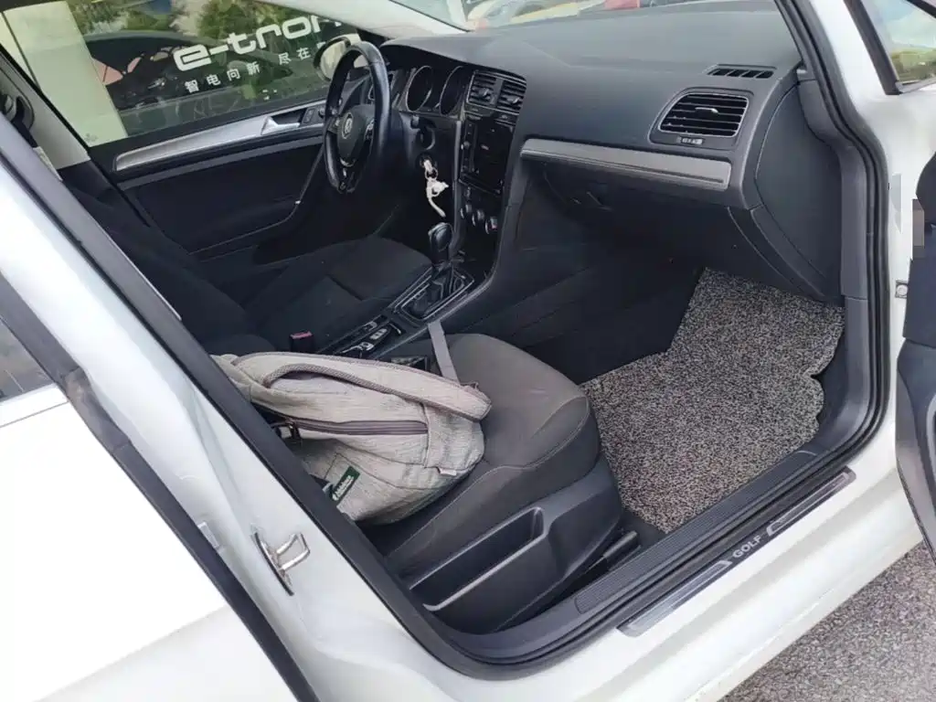 Volkswagen Golf — миниатюра 9