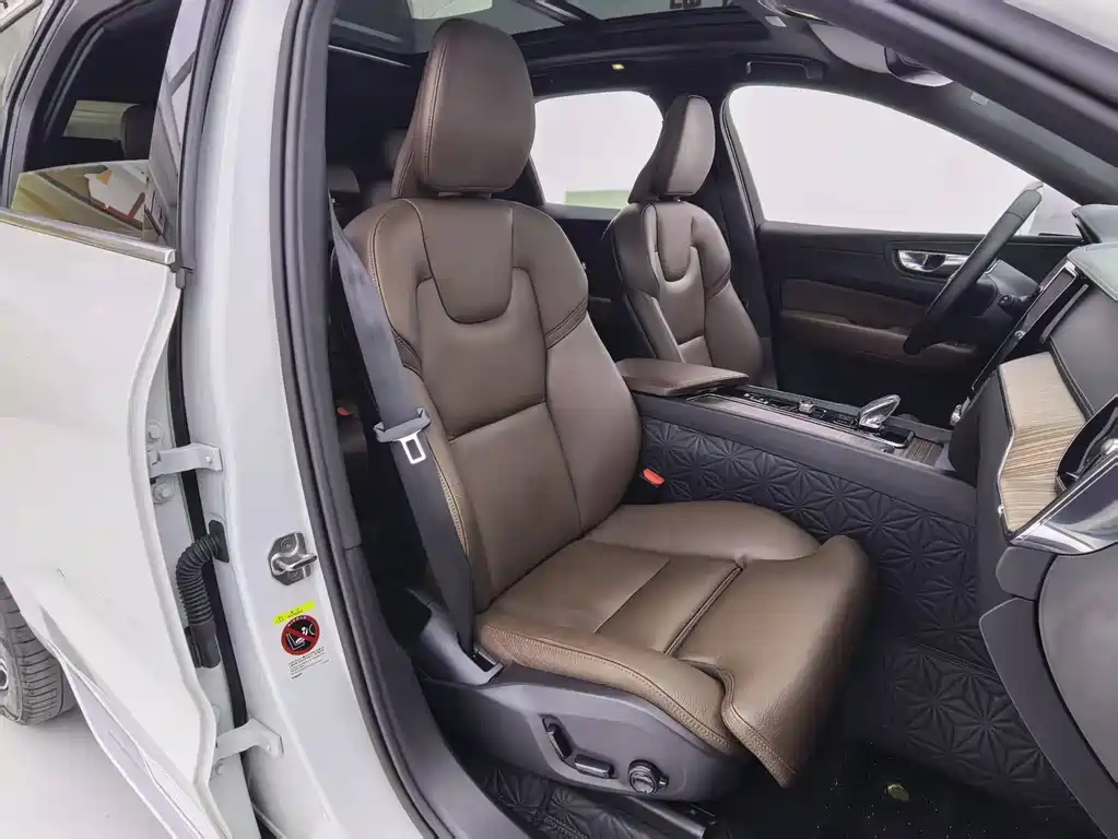 Volvo XC60 — миниатюра 7