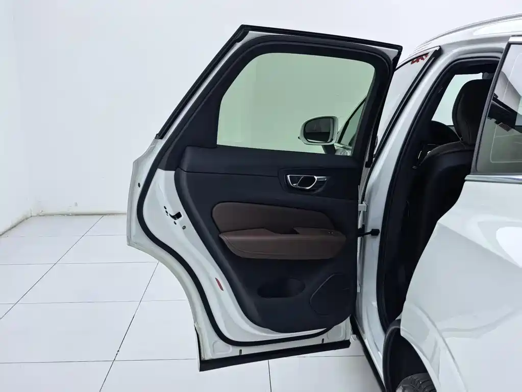 Volvo XC60 — миниатюра 22