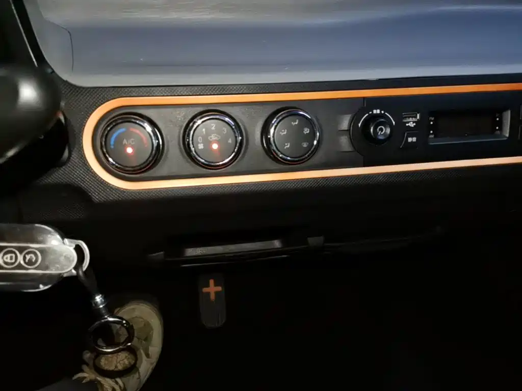 Wuling MINIEV — миниатюра 13