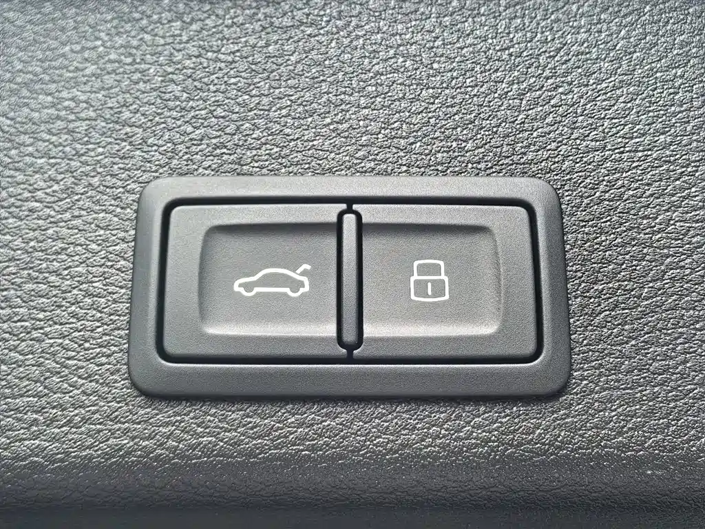 Audi RS 4 — миниатюра 21