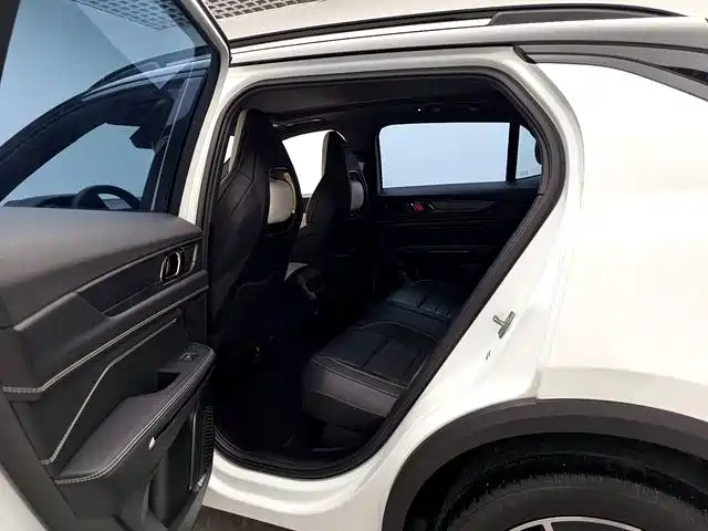 Lynk & Co 01 — миниатюра 11