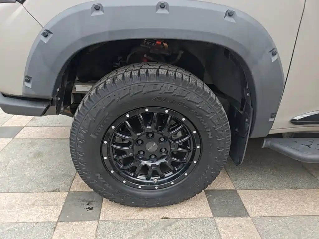 MAXUS T90 — миниатюра 23