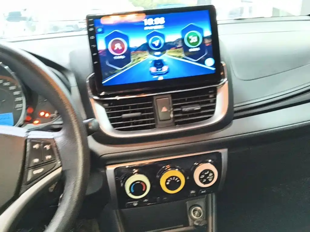 Toyota Yaris L — миниатюра 13