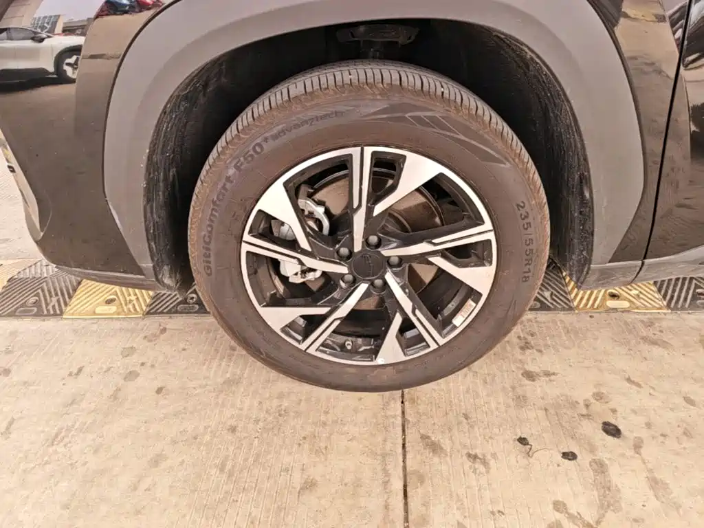 Geely Boyue L — миниатюра 23