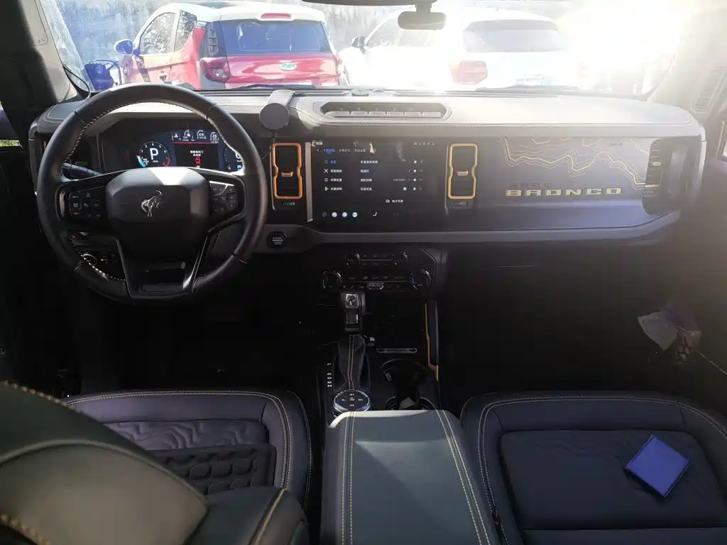 Ford Bronco — миниатюра 13