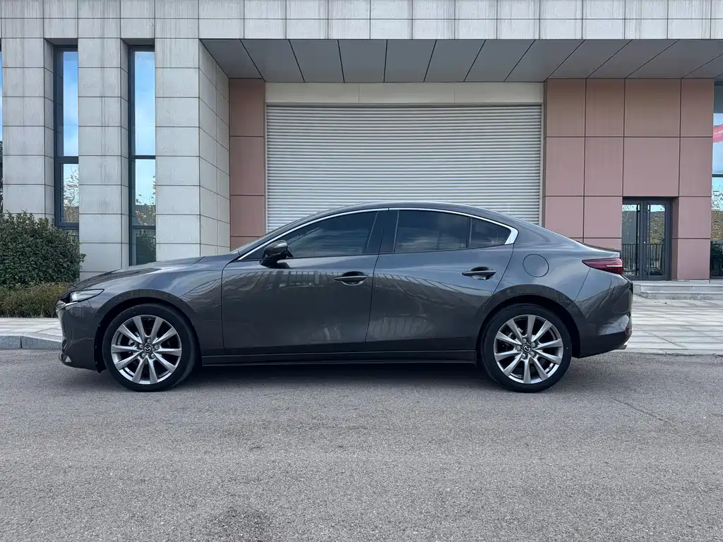 MAZDA 3 ANGKESAILA