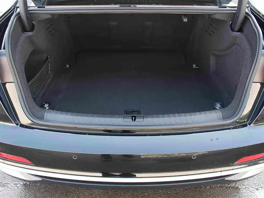 Audi A6L 2023 40 TFSI Luxury