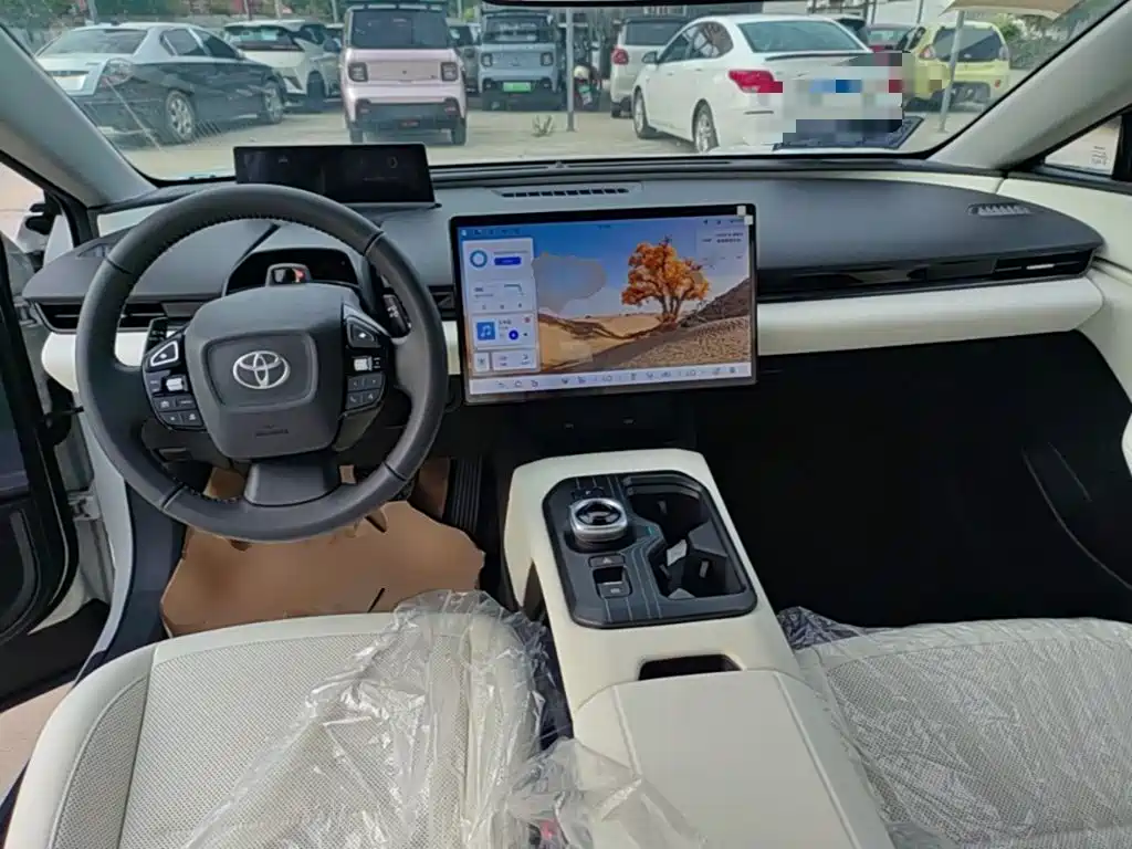 Toyota bZ5 — миниатюра 10
