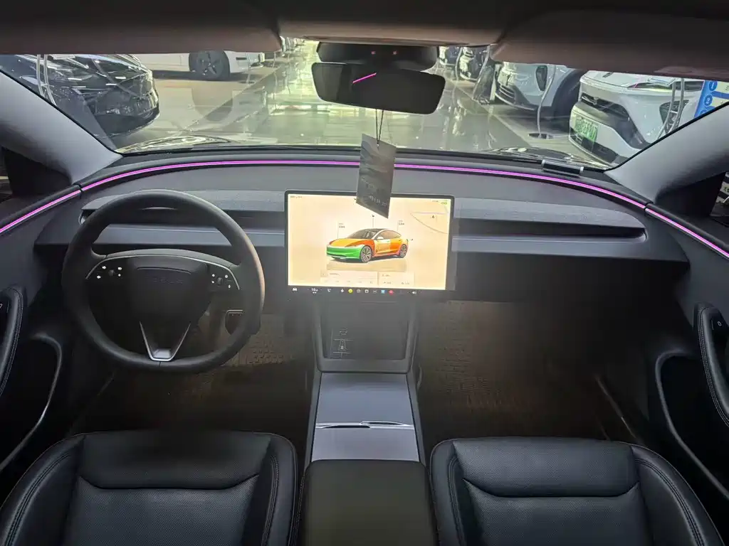 Tesla Model Y — миниатюра 5