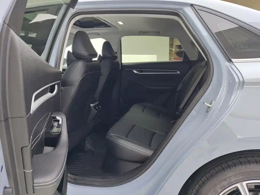 Geely Emgrand — миниатюра 11