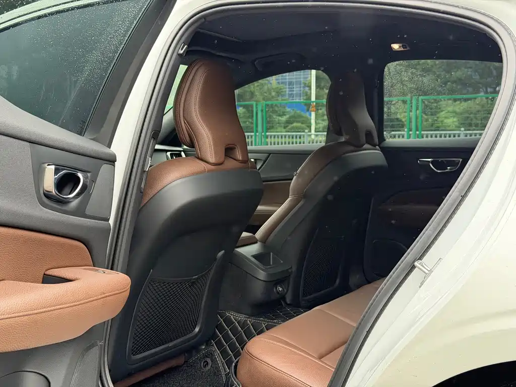 Volvo S60 — миниатюра 7