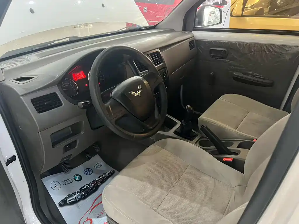 Wuling Rongguang V — миниатюра 5
