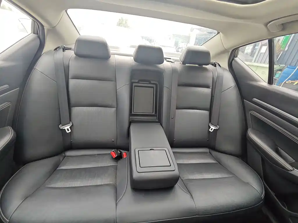 Nissan Teana — миниатюра 9