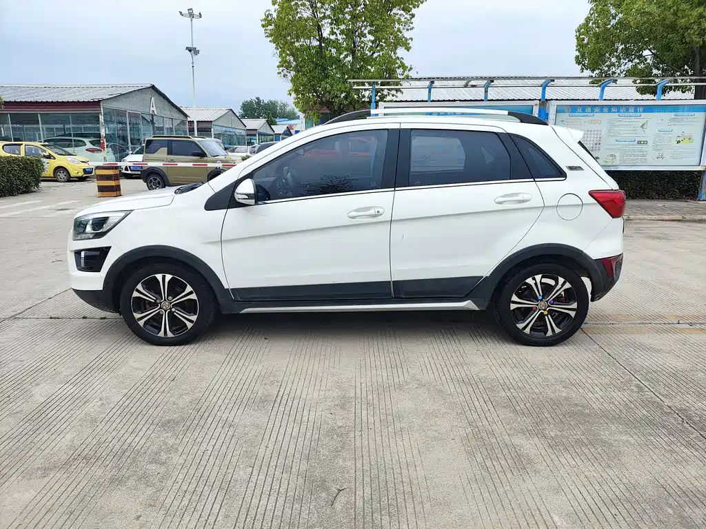 BAIC X25 2015 1.5L MT Elite